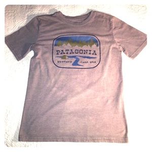 •Patagonia small (7/8) boys tee•